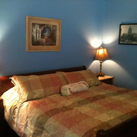 The Claremont House Bed & Breakfast Bed & Breakfast Rome Room photo